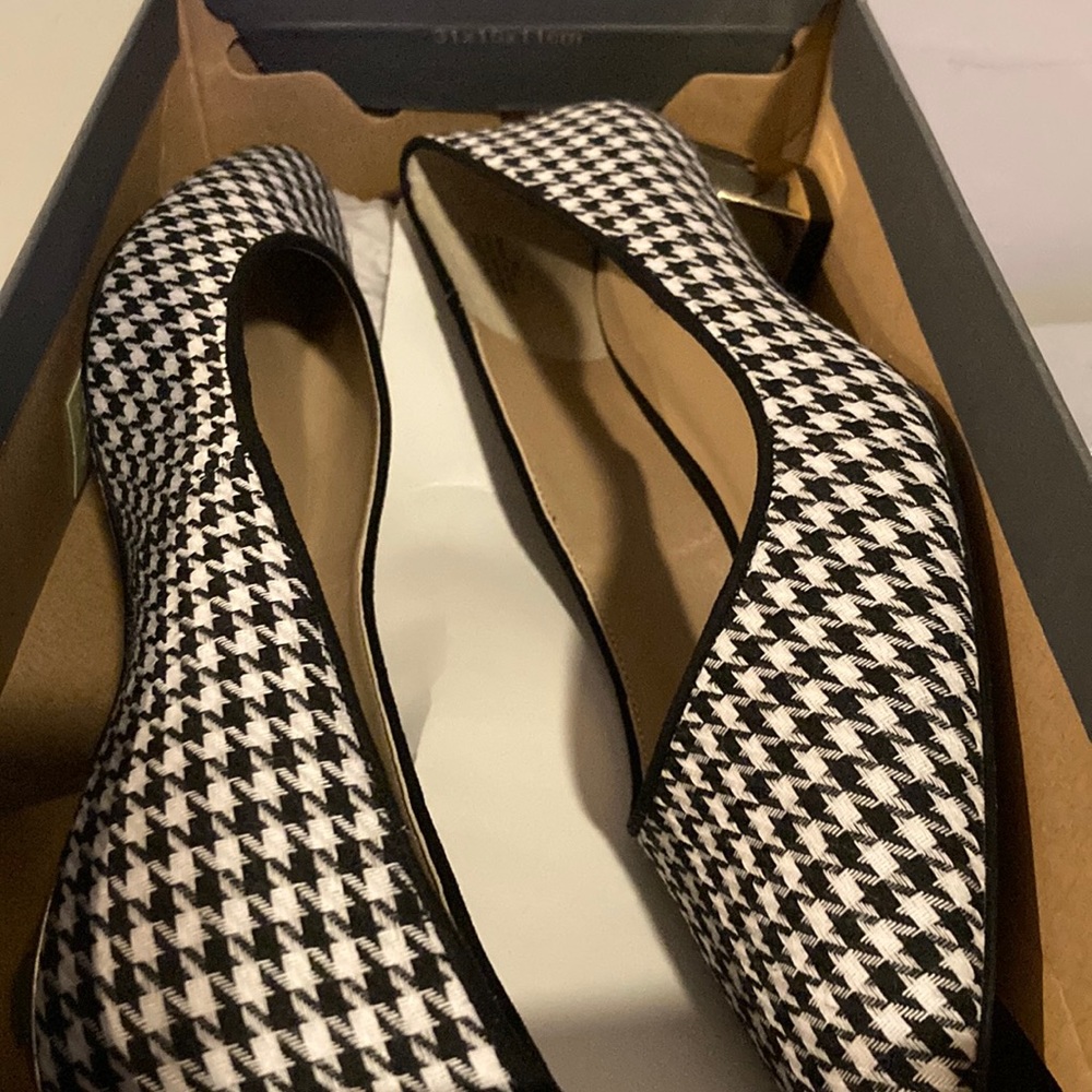 Beautiful  Mid Block Heels 👠 Flats, size -7, Color Black/White Houndstooth